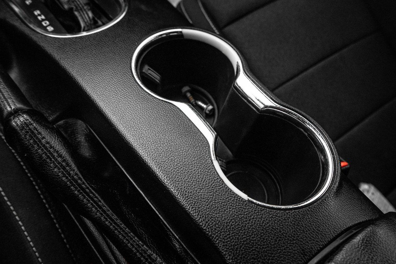 2017 Ford Mustang V6 Photo