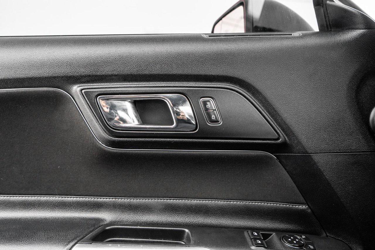 2017 Ford Mustang V6 Photo