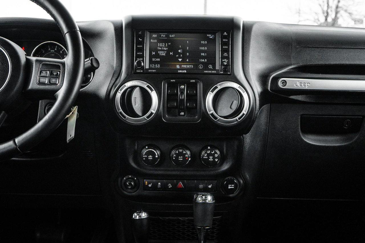 2014 Jeep Wrangler Unlimited Sahara Photo