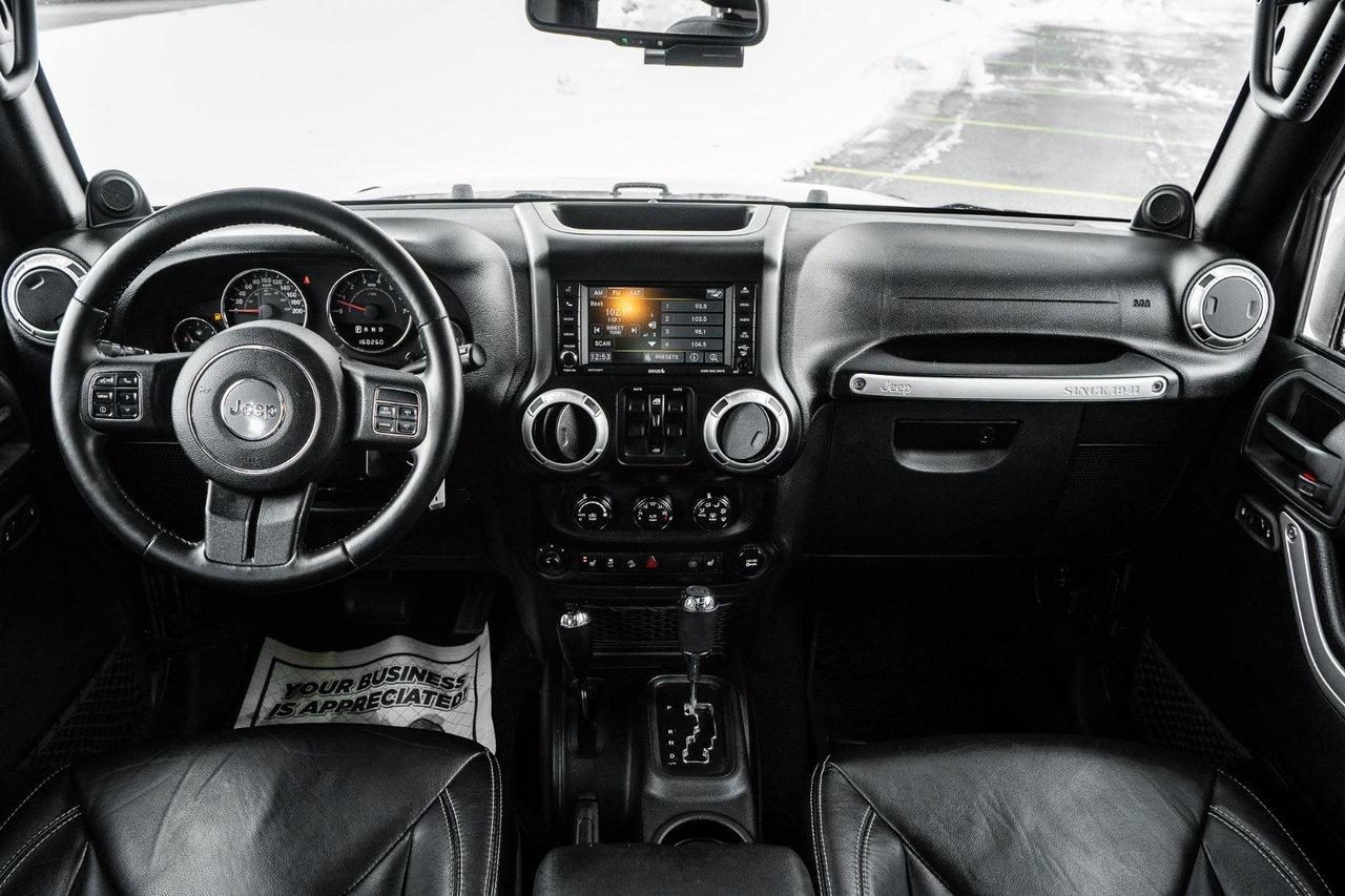 2014 Jeep Wrangler Unlimited Sahara Photo