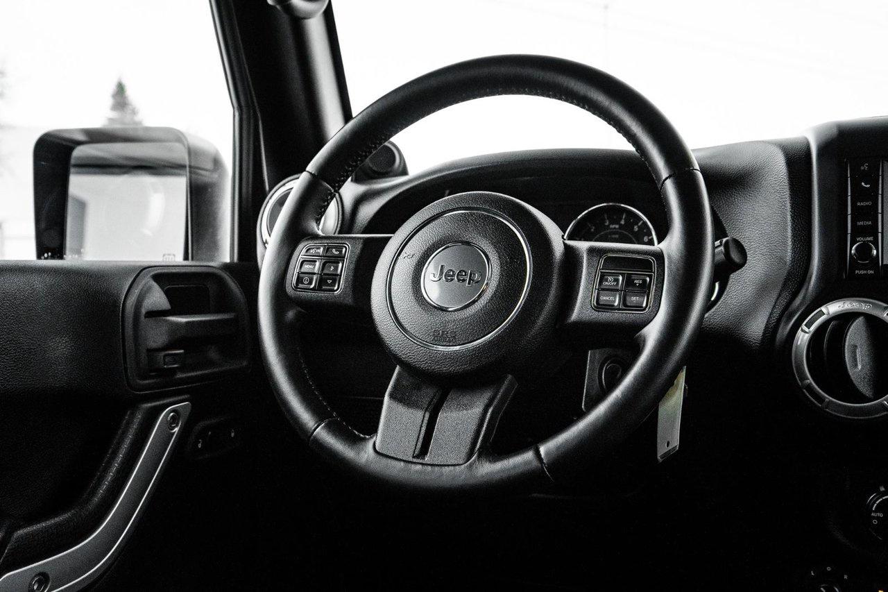 2014 Jeep Wrangler Unlimited Sahara Photo