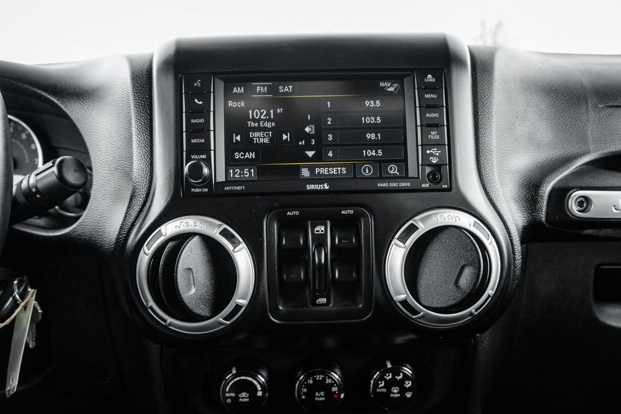 2014 Jeep Wrangler Unlimited Sahara Photo