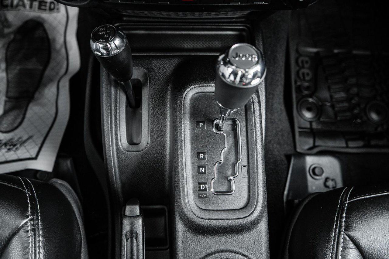 2014 Jeep Wrangler Unlimited Sahara Photo