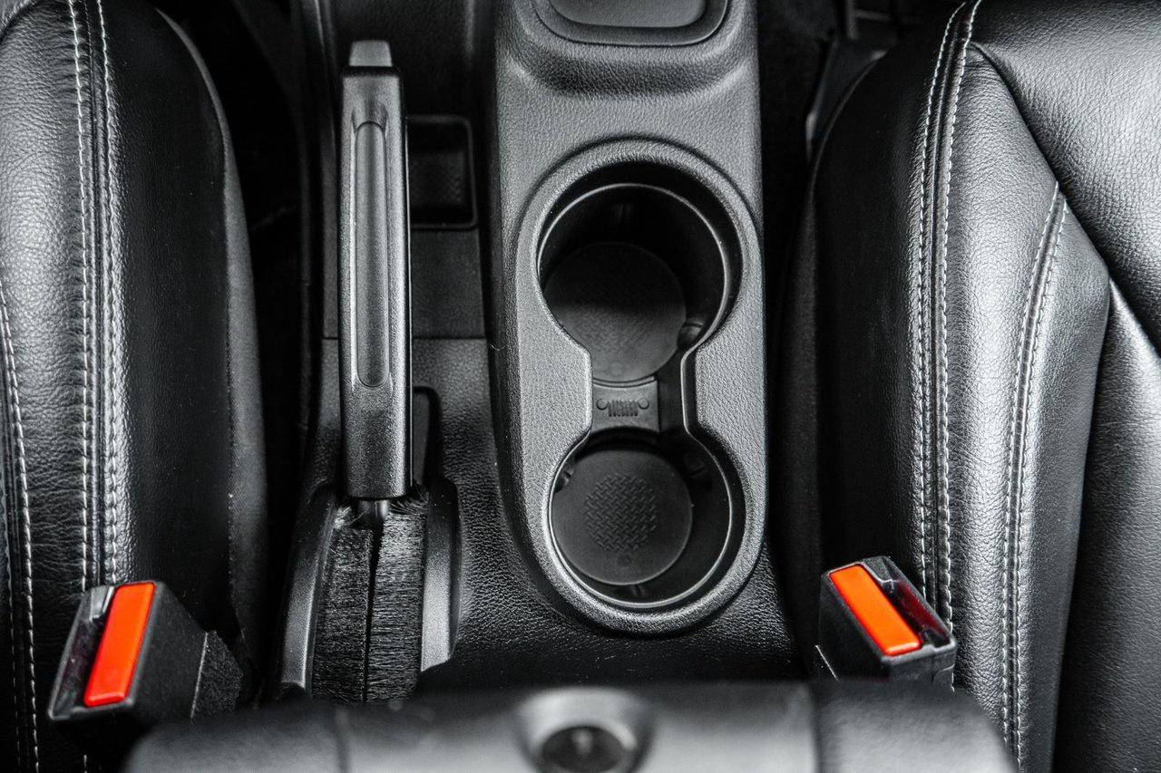 2014 Jeep Wrangler Unlimited Sahara Photo