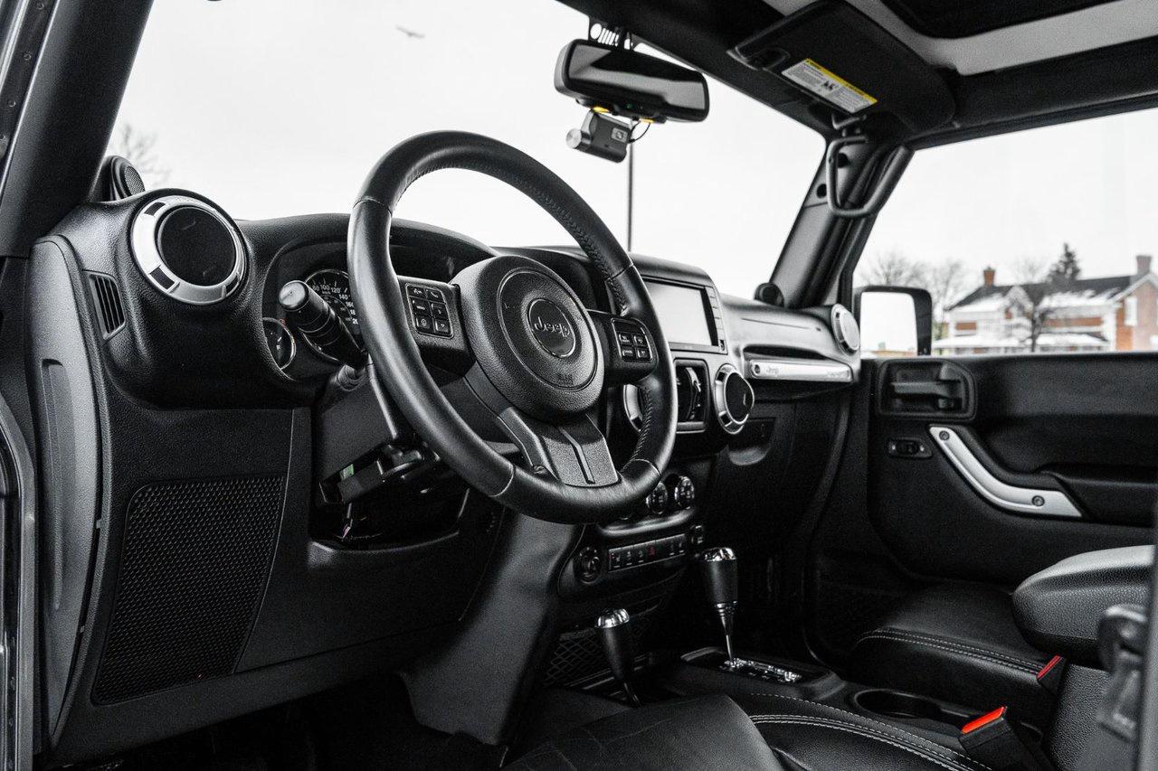 2014 Jeep Wrangler Unlimited Sahara Photo