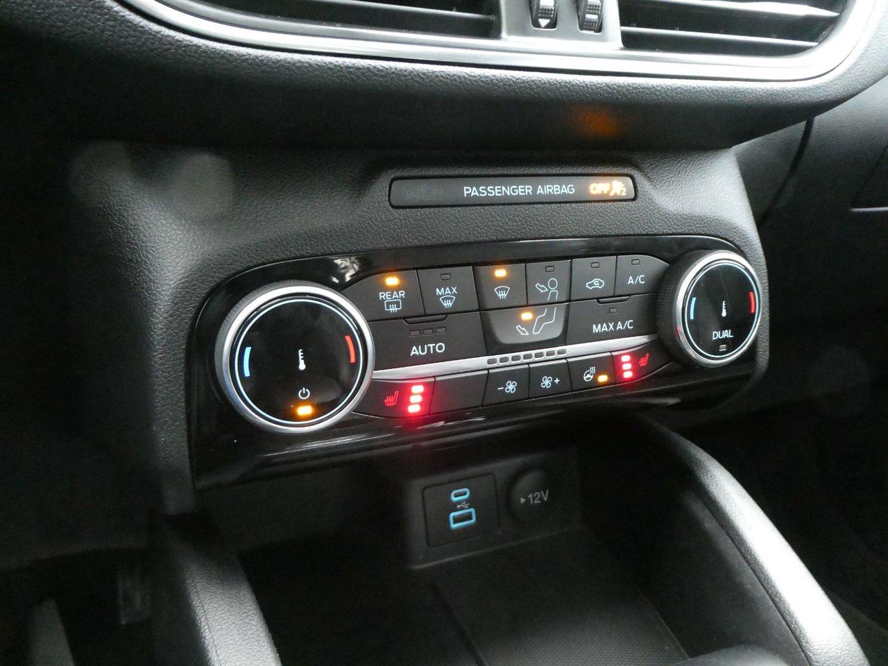 2022 Ford Escape Titanium Titanium Photo