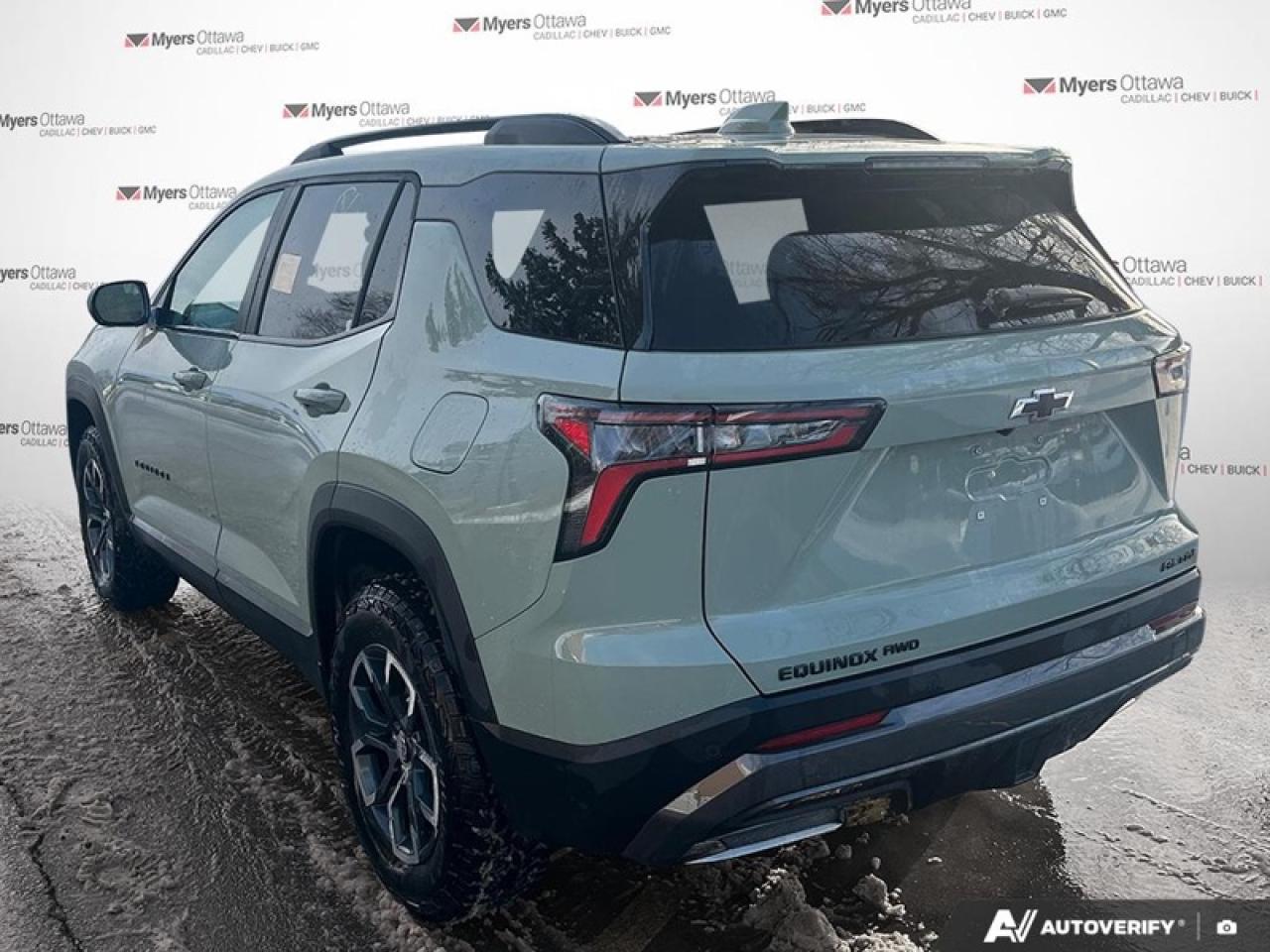 2025 Chevrolet Equinox ACTIV  ACTIV, AWD, LEATHER, LOW KM! Photo