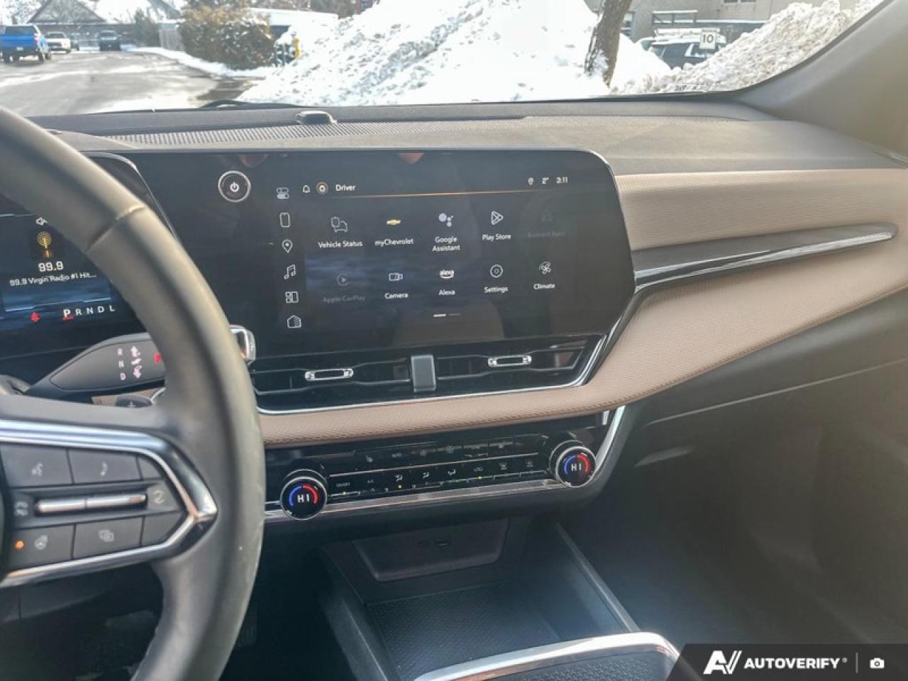 2025 Chevrolet Equinox ACTIV  ACTIV, AWD, LEATHER, LOW KM! Photo