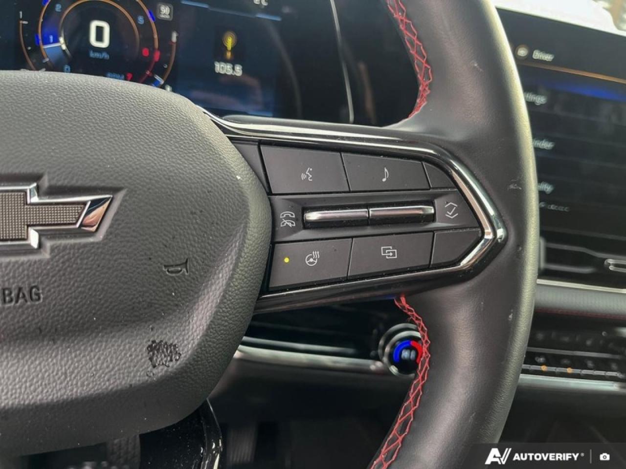 2025 Chevrolet Equinox RS  RS AWD ONE OWNER Photo