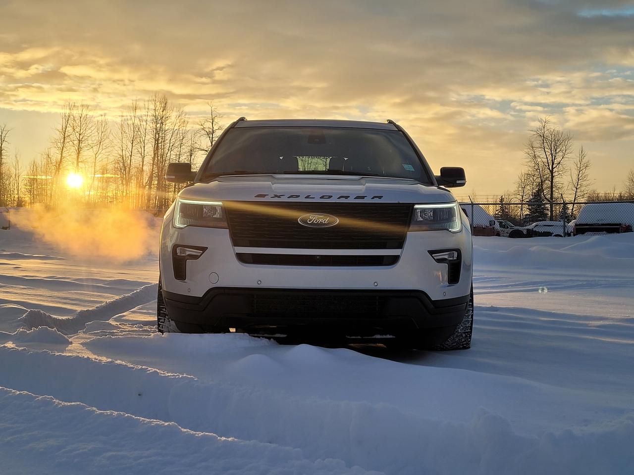 2018 Ford Explorer SPORT Photo2