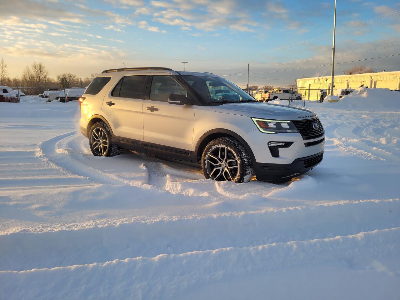 2018 Ford Explorer SPORT Photo3