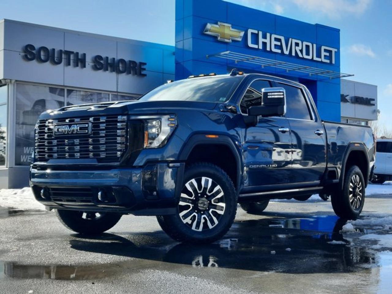 4WD Crew Cab 159 Denali Ultimate, 10-Speed Automatic, Turbocharged Diesel V8 6.6L/
