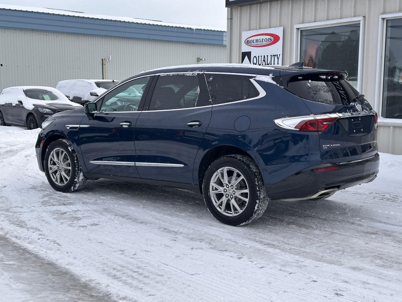 2023 Buick Enclave Essence AWD Photo