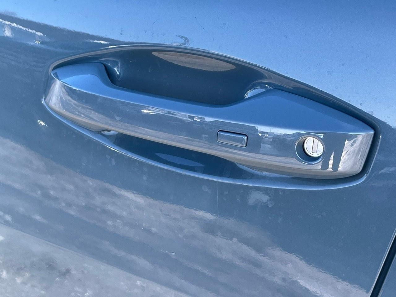 2026 Nissan Sentra SR SEDAN Photo