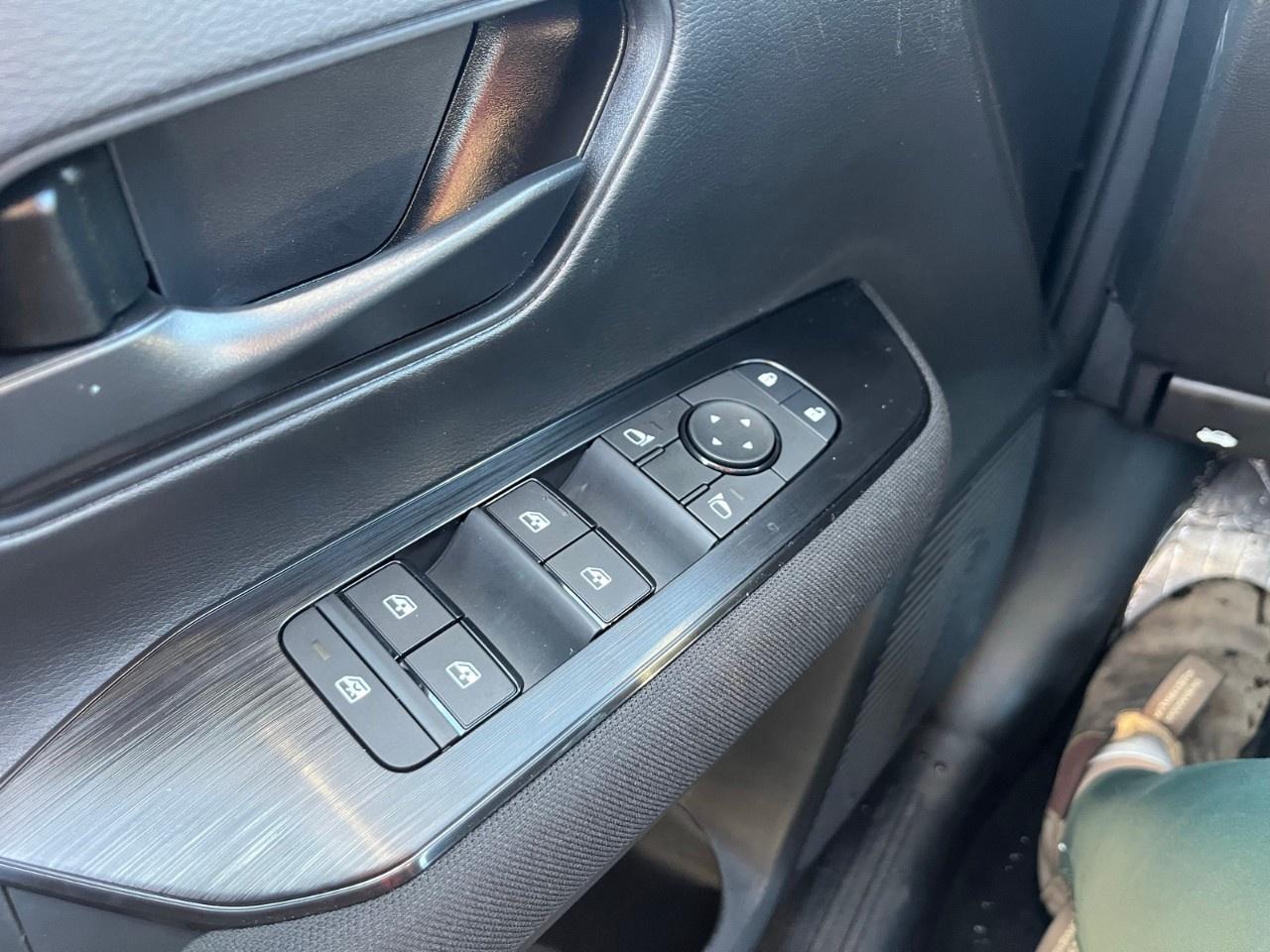 2026 Nissan Kicks S AWD Photo