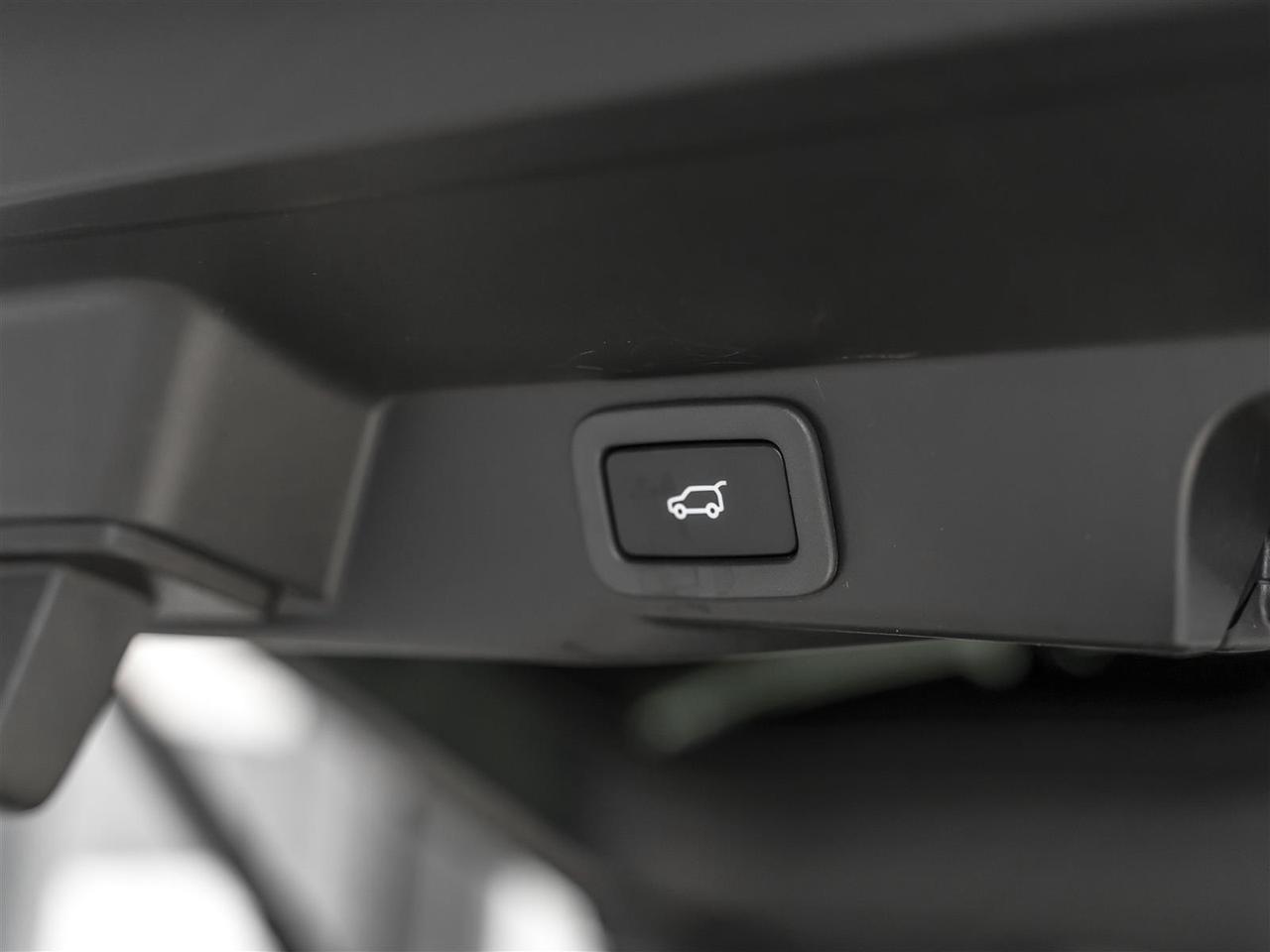 2018 Land Rover Range Rover Sport HSE|BLACK PACK|360CAM|HEADS-UP|MERIDIAN|LOADED Photo