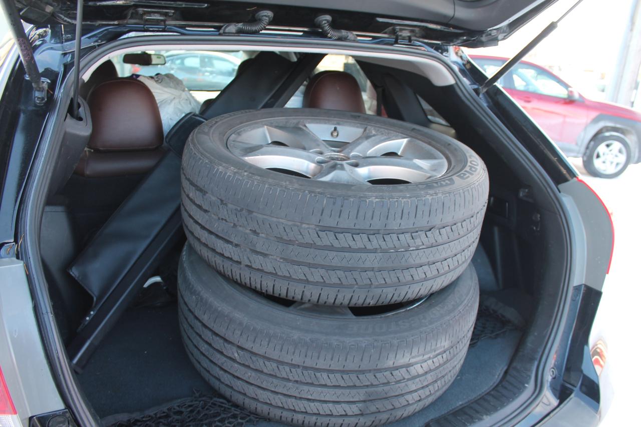 2016 Toyota Venza XLE Photo4