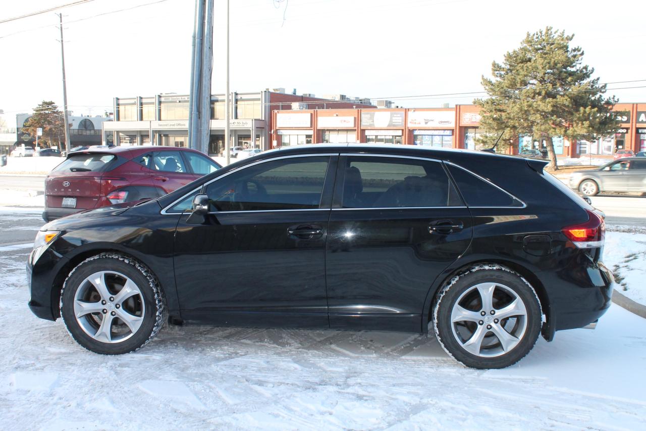 2016 Toyota Venza XLE Photo