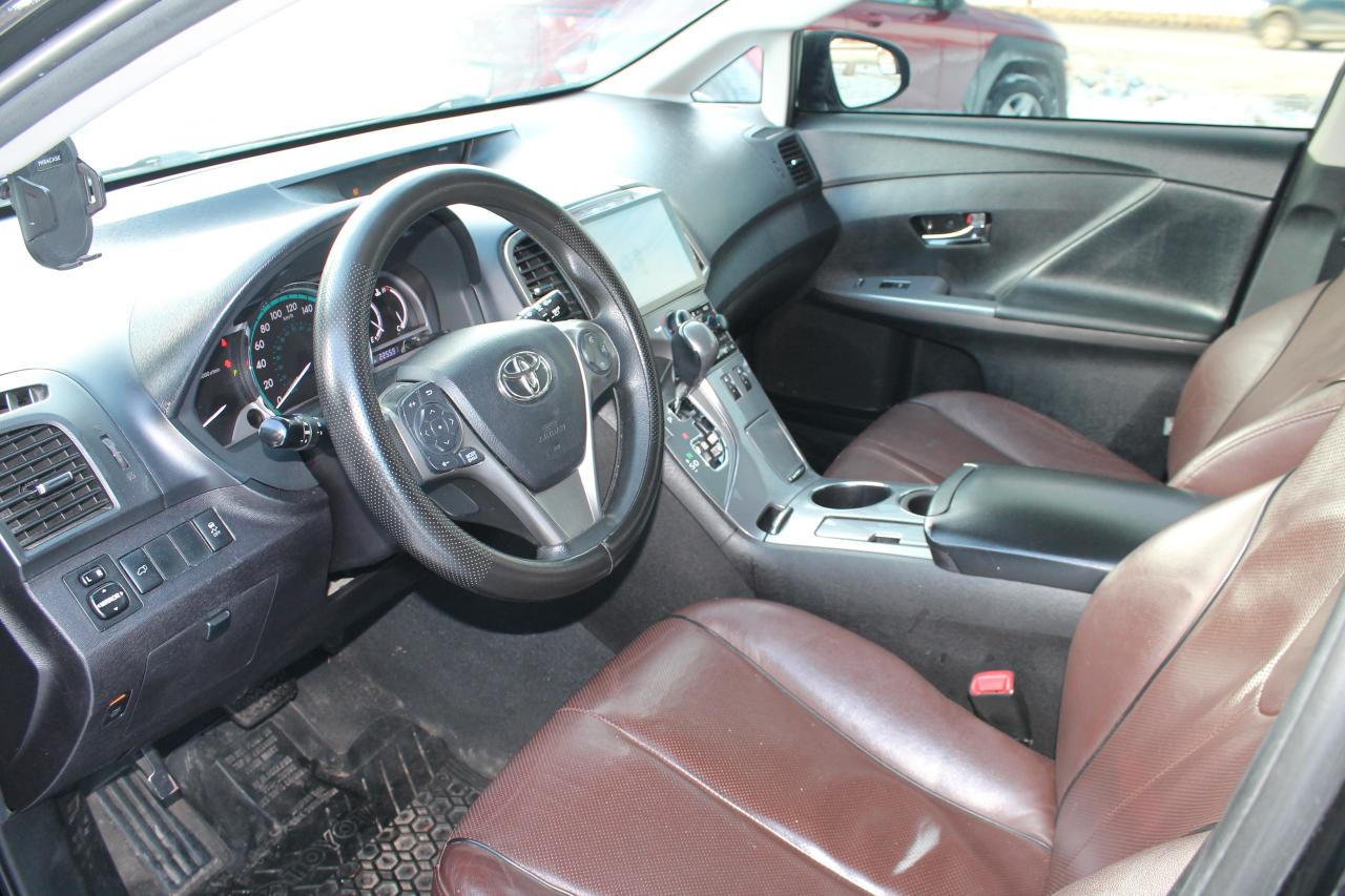 2016 Toyota Venza XLE Photo