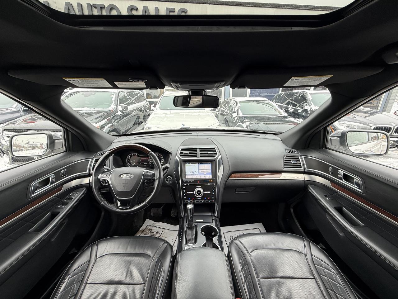 2018 Ford Explorer PLATINUM | PANO | 7 SEATER | Photo