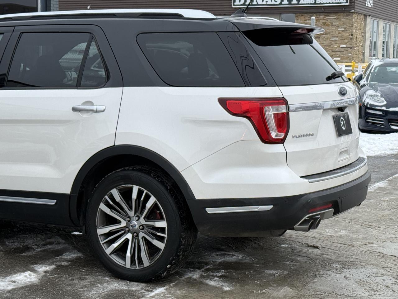 2018 Ford Explorer PLATINUM | PANO | 7 SEATER | Photo