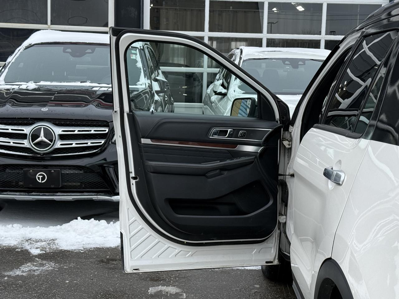 2018 Ford Explorer PLATINUM | PANO | 7 SEATER | Photo