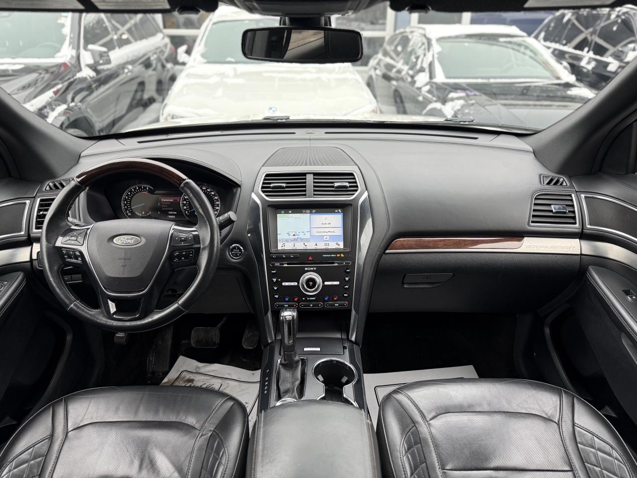 2018 Ford Explorer PLATINUM | PANO | 7 SEATER | Photo