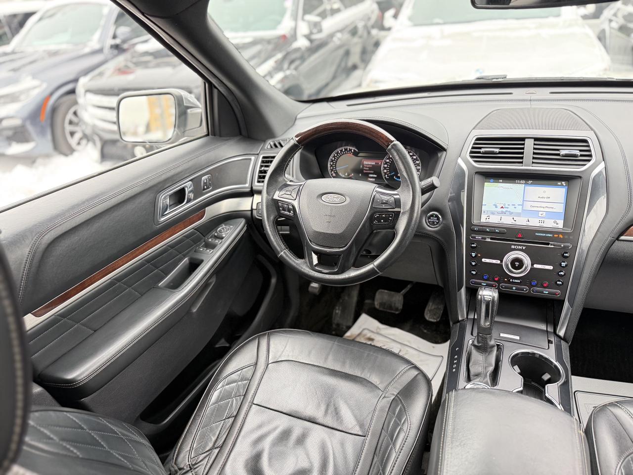 2018 Ford Explorer PLATINUM | PANO | 7 SEATER | Photo