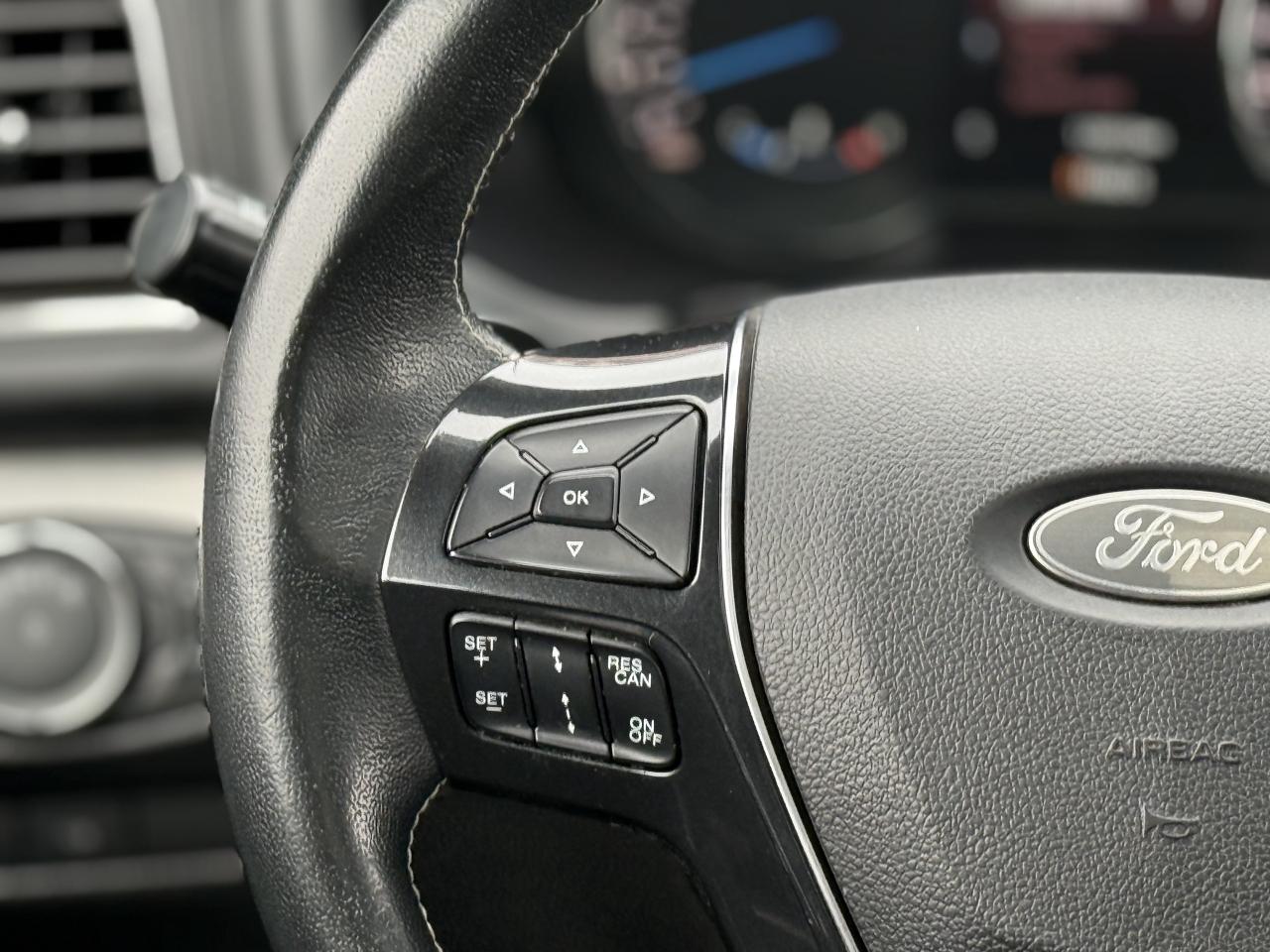 2018 Ford Explorer PLATINUM | PANO | 7 SEATER | Photo