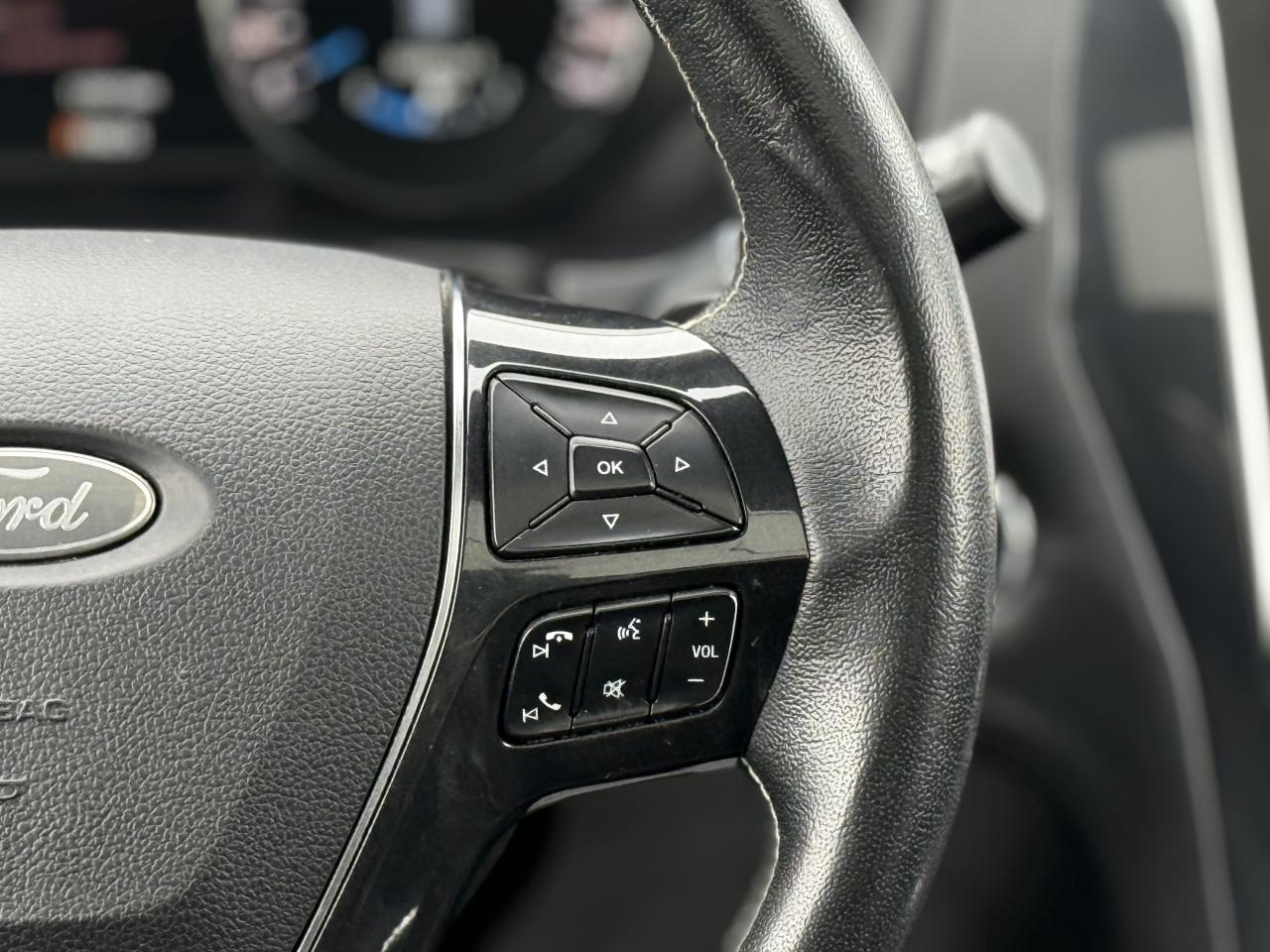 2018 Ford Explorer PLATINUM | PANO | 7 SEATER | Photo