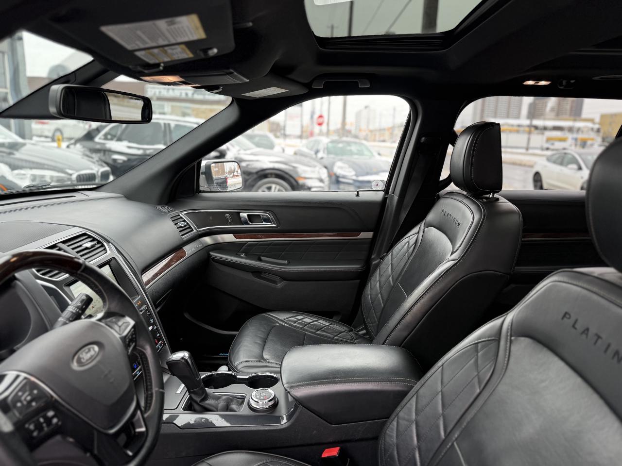 2018 Ford Explorer PLATINUM | PANO | 7 SEATER | Photo