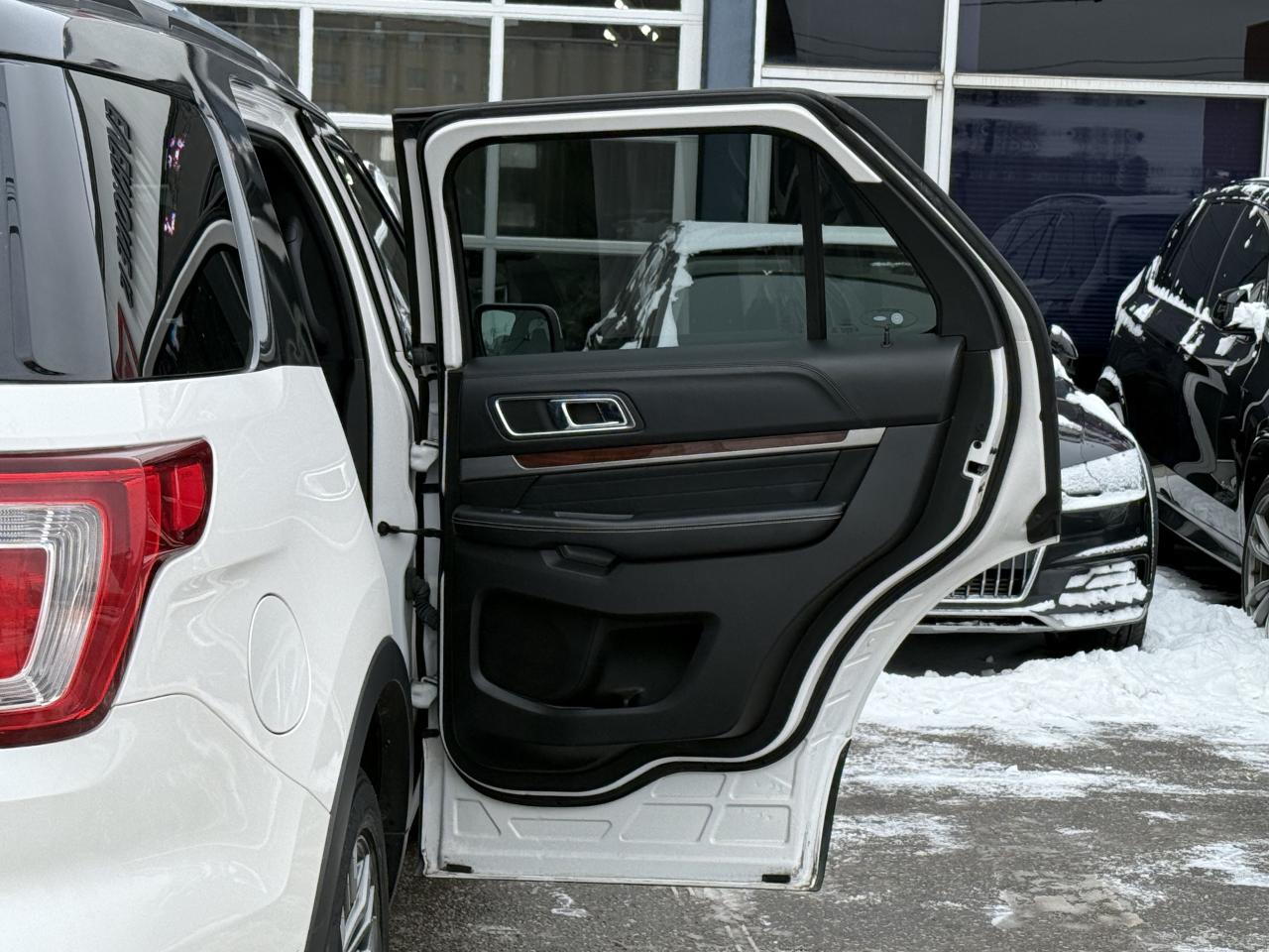 2018 Ford Explorer PLATINUM | PANO | 7 SEATER | Photo