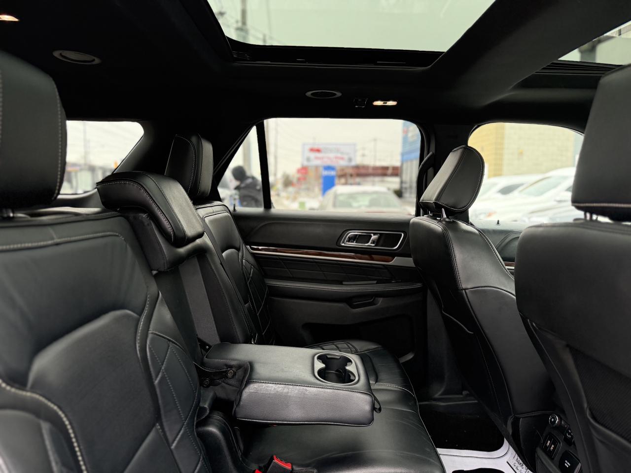 2018 Ford Explorer PLATINUM | PANO | 7 SEATER | Photo