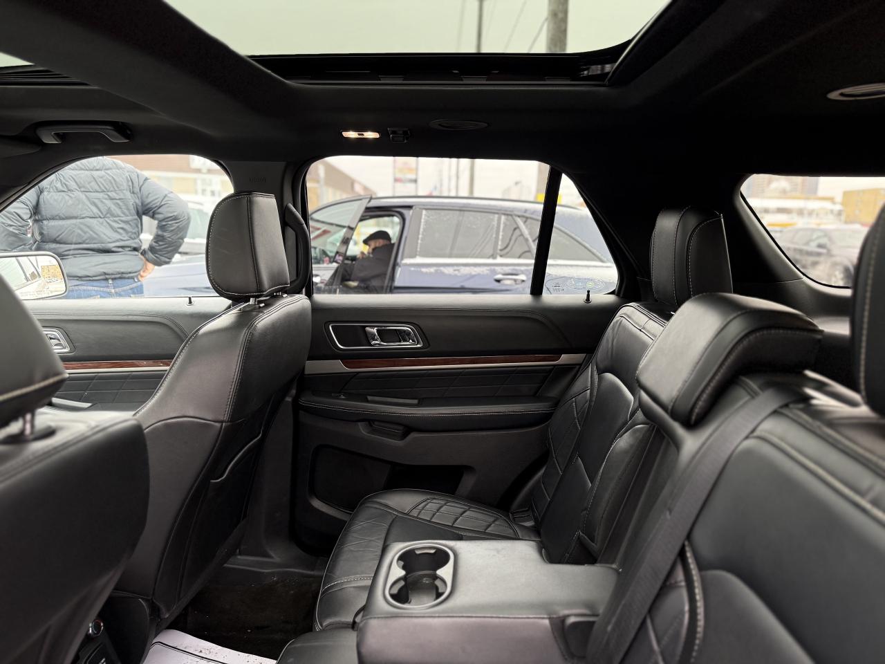 2018 Ford Explorer PLATINUM | PANO | 7 SEATER | Photo