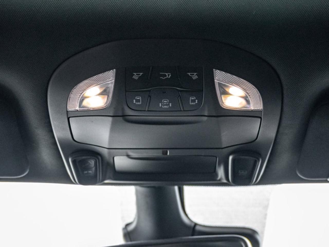 2025 Chrysler Pacifica Select Photo