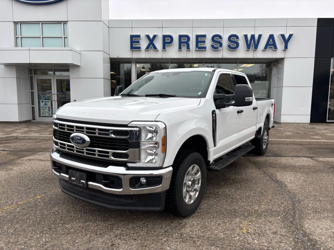 2024 Ford F-250 XLT, CREW CAB, 7.3L GAS ENGINE! SHORT BOX! Photo0