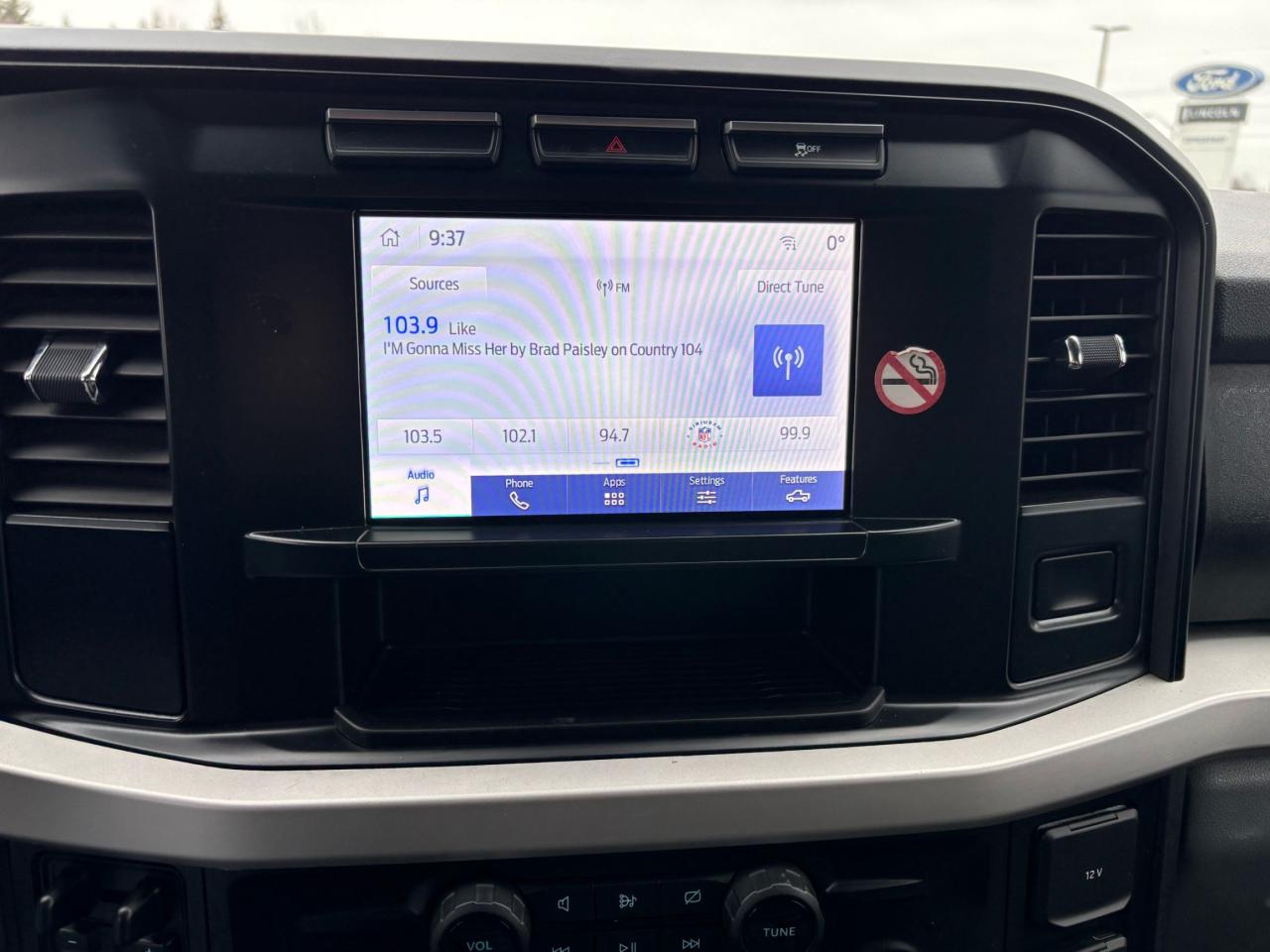 2024 Ford F-250 XLT, CREW CAB, 7.3L GAS ENGINE! SHORT BOX! Photo