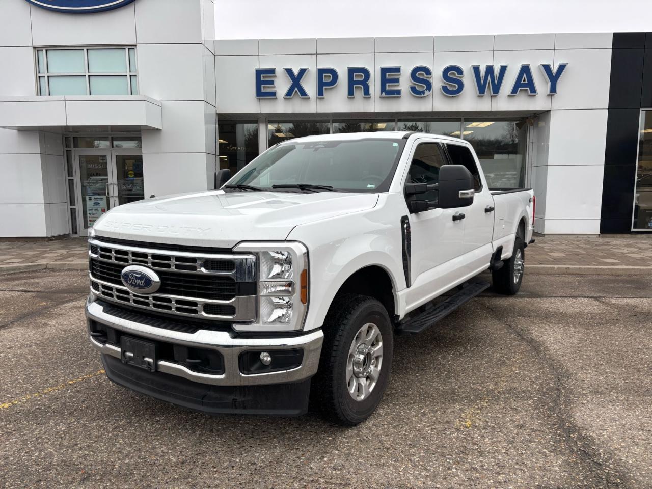 2024 Ford F-250 XLT, CREW CAB, 176"WB, 7.3L GAS ENGINE! Photo0