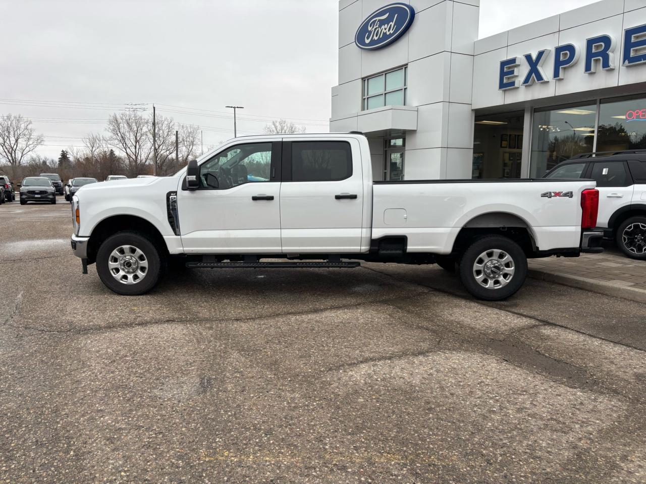 2024 Ford F-250 XLT, CREW CAB, 176"WB, 7.3L GAS ENGINE! Photo