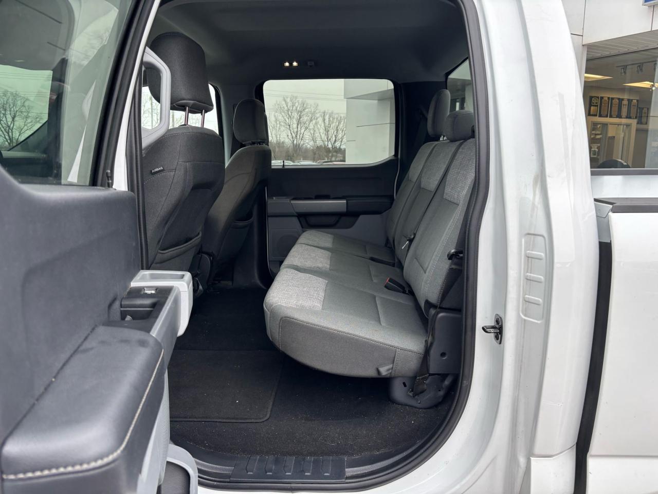 2024 Ford F-250 XLT, CREW CAB, 176"WB, 7.3L GAS ENGINE! Photo