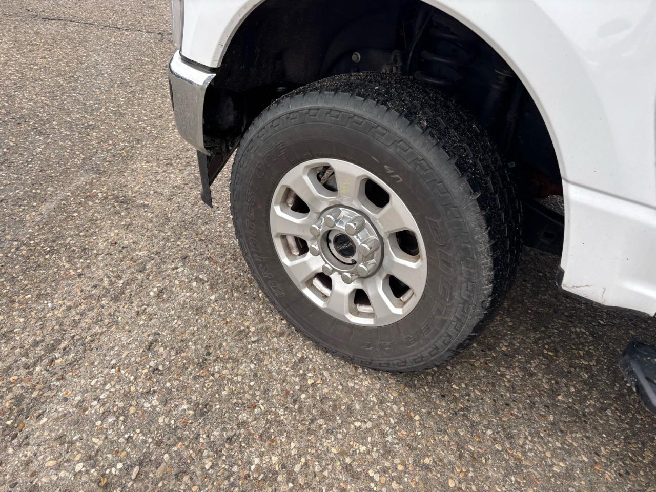 2024 Ford F-250 XLT, CREW CAB, 176"WB, 7.3L GAS ENGINE! Photo