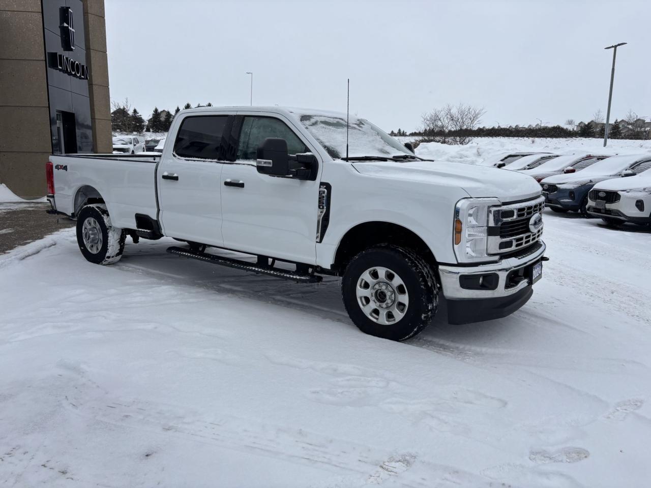 2024 Ford F-250 XLT, CREW CAB, 176"WB, 7.3L GAS ENGINE! Photo2