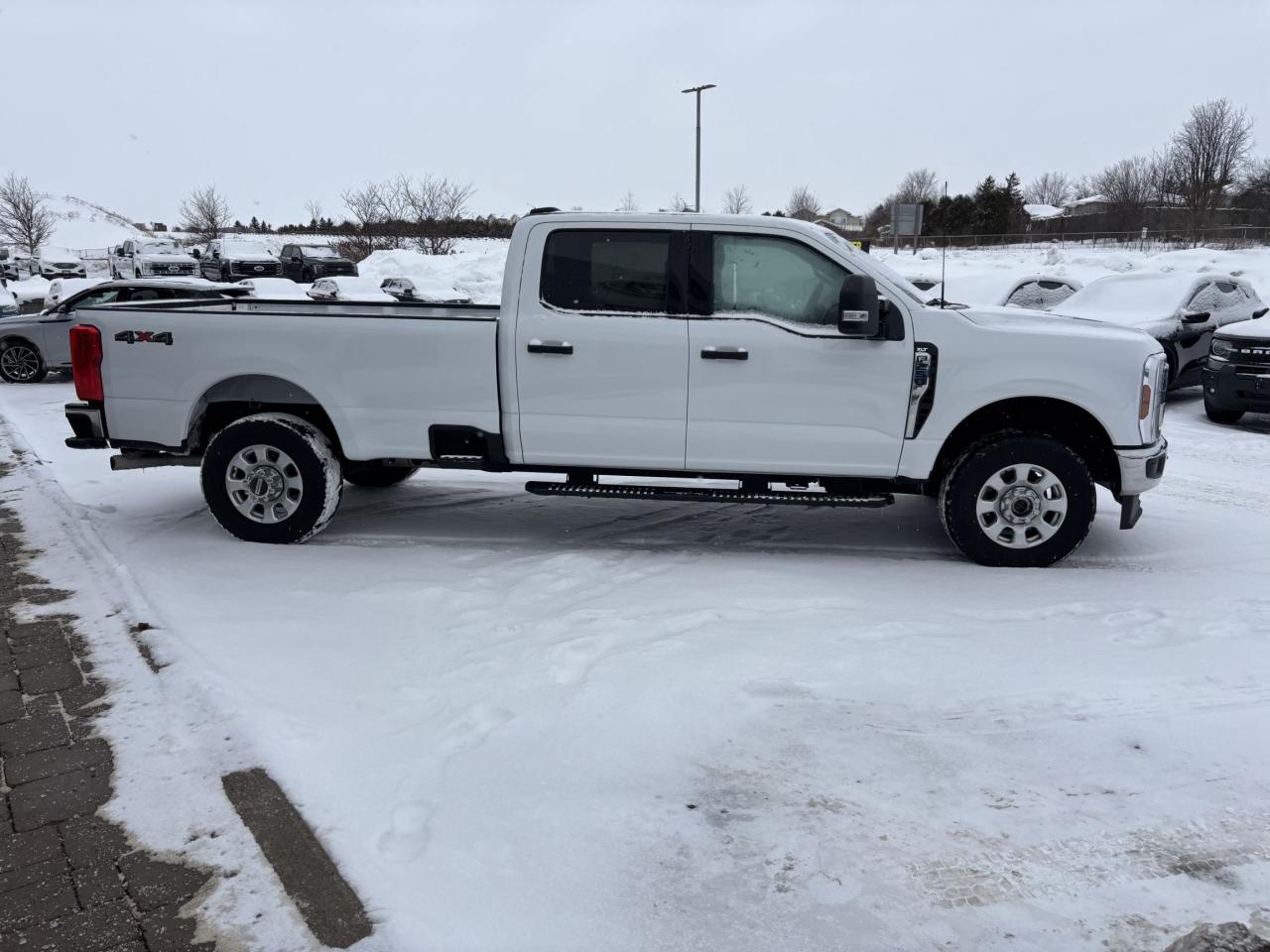 2024 Ford F-250 XLT, CREW CAB, 176"WB, 7.3L GAS ENGINE! Photo3