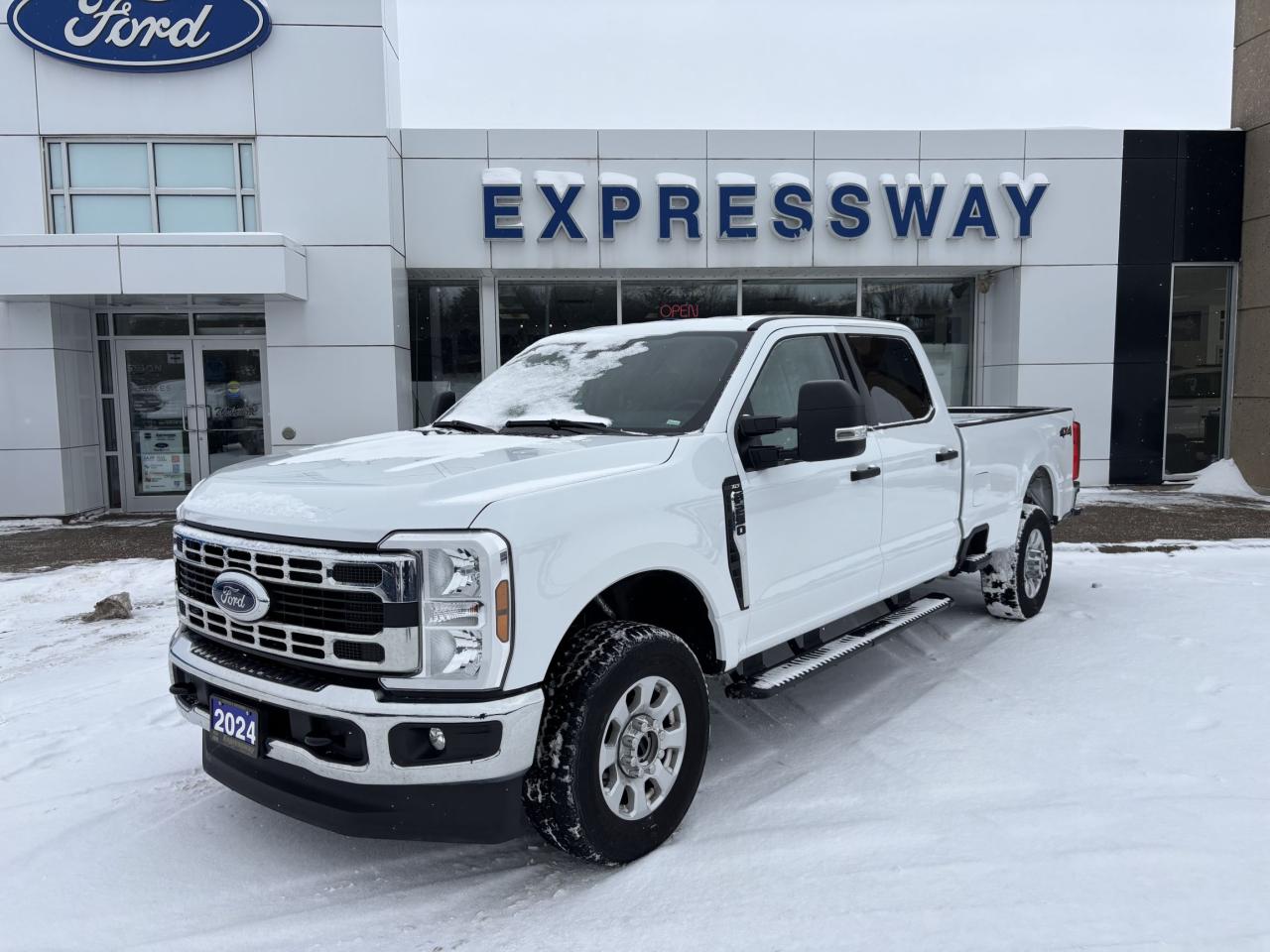 2024 Ford F-250 XLT, CREW CAB, 176"WB, 7.3L GAS ENGINE! Photo0