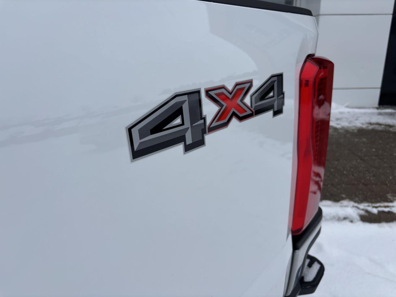 2024 Ford F-250 XLT, CREW CAB, 176"WB, 7.3L GAS ENGINE! Photo