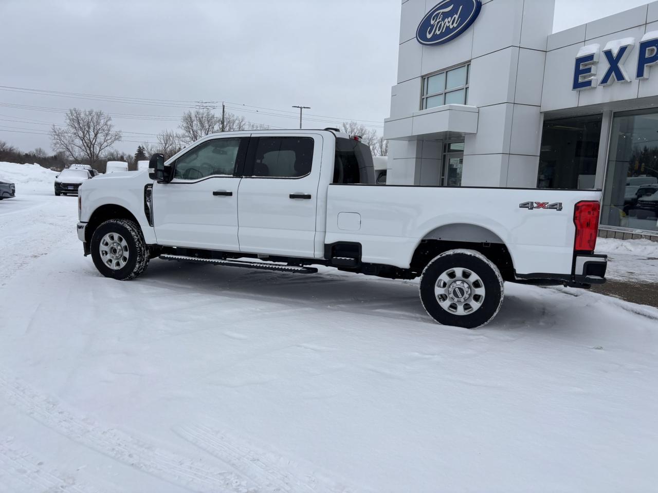 2024 Ford F-250 XLT, CREW CAB, 176"WB, 7.3L GAS ENGINE! Photo