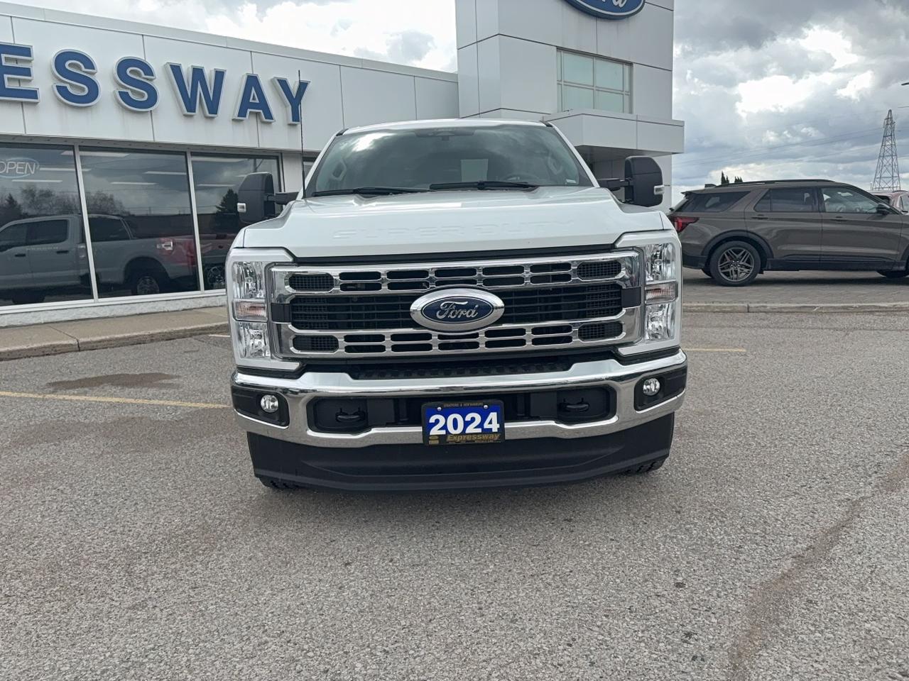 2024 Ford F-250 XLT, CREW CAB, 176"WB, 7.3L GAS ENGINE! Photo