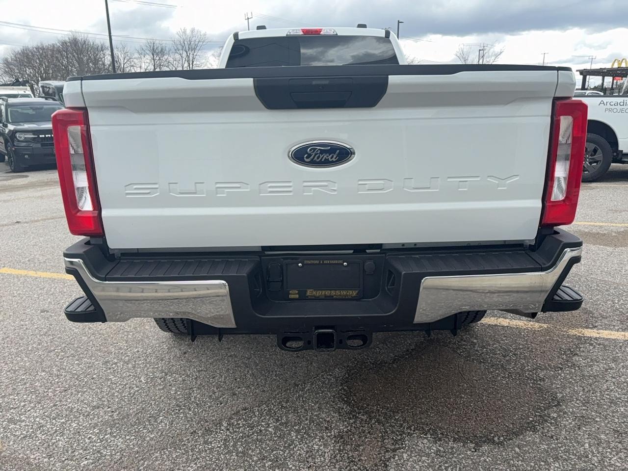 2024 Ford F-250 XLT, CREW CAB, 176"WB, 7.3L GAS ENGINE! Photo