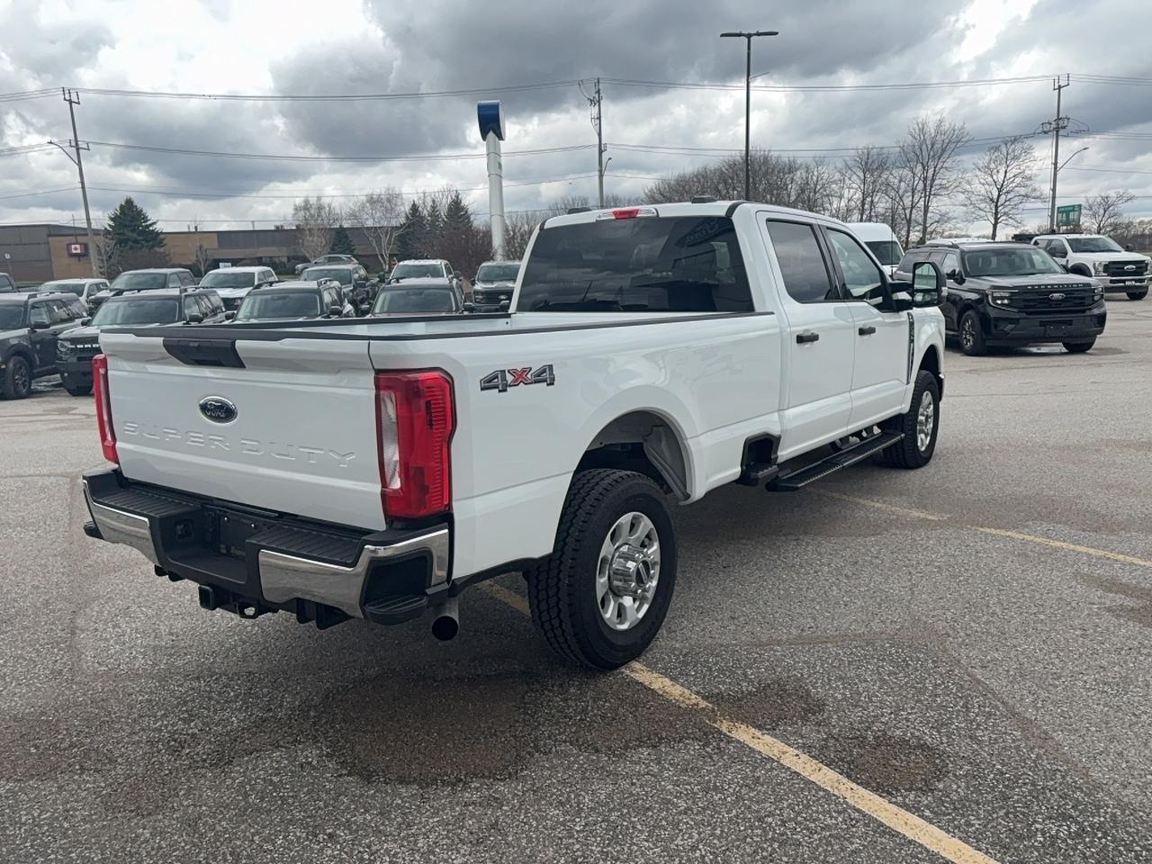 2024 Ford F-250 XLT, CREW CAB, 176"WB, 7.3L GAS ENGINE! Photo