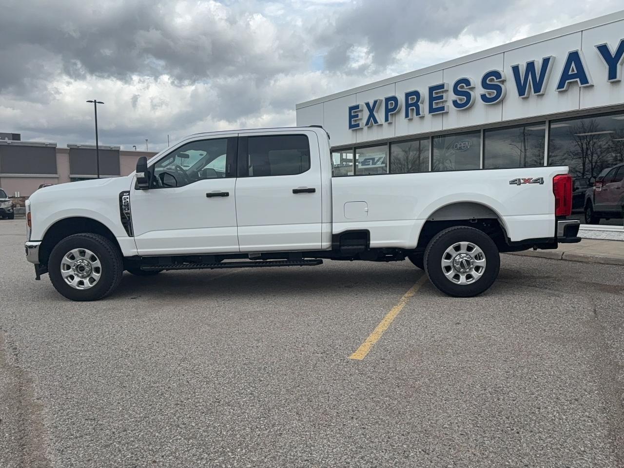 2024 Ford F-250 XLT, CREW CAB, 176"WB, 7.3L GAS ENGINE! Photo